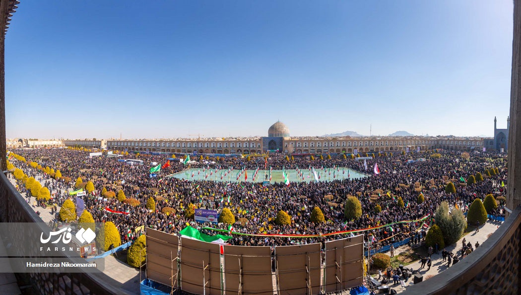حضور آیت الله کلباسی در جشن ۴۴ سالگی انقلاب اسلامی