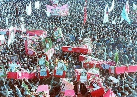 ۲۵ آبان روزی که اصفهان به رنگ لاله‌ها درآمد